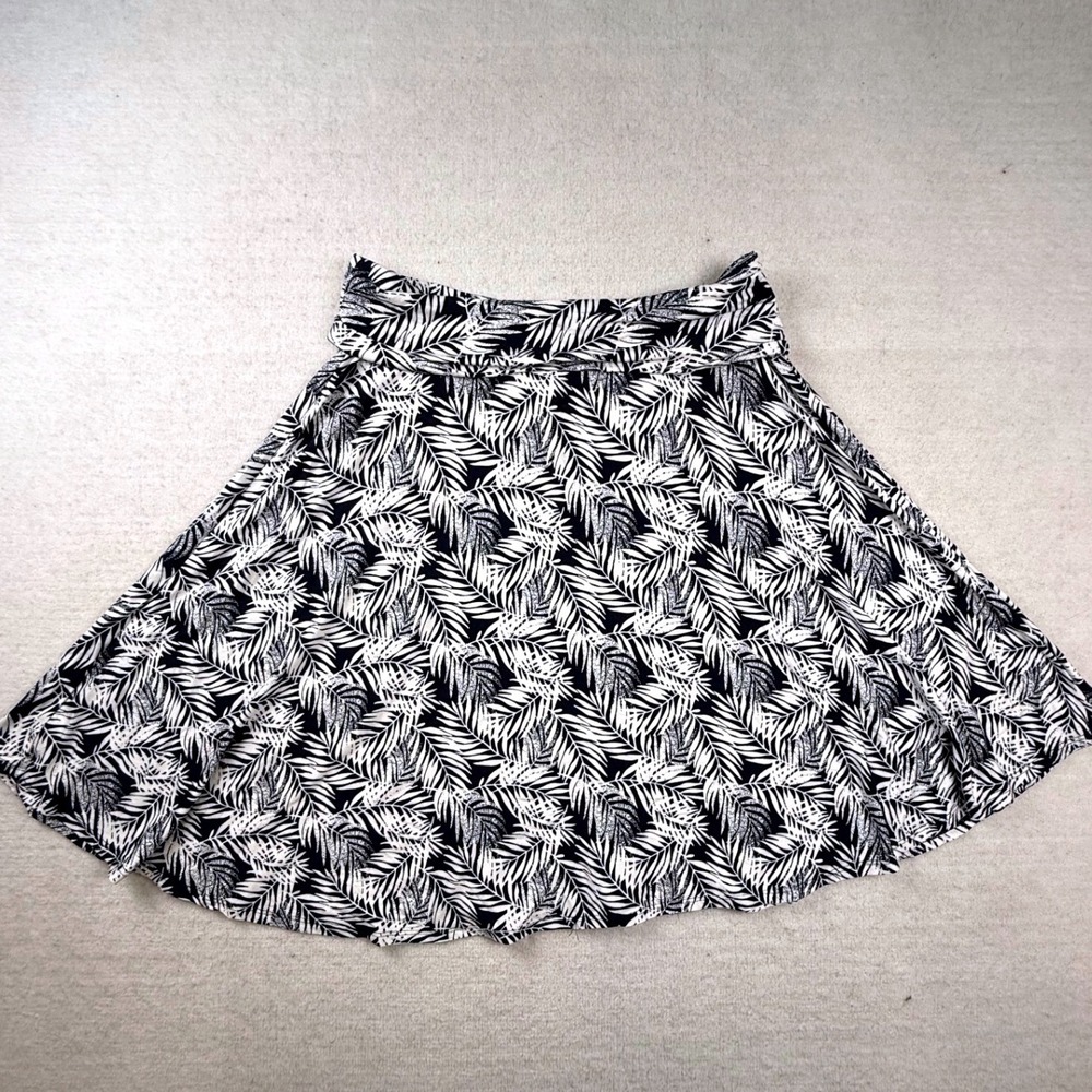 Max Studio Navy White Palm Leaf Tropical A-Line Skirt Medium NWT Coastal comfy